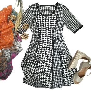Sandra Darren Black and White Houndstooth Sweater Dress Sz L